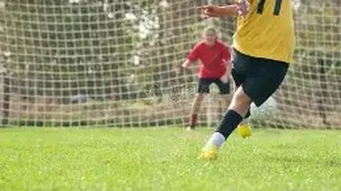 《激情飞扬！苏超首冠荣耀诞生，泰州速速开启冠军打卡新模式》